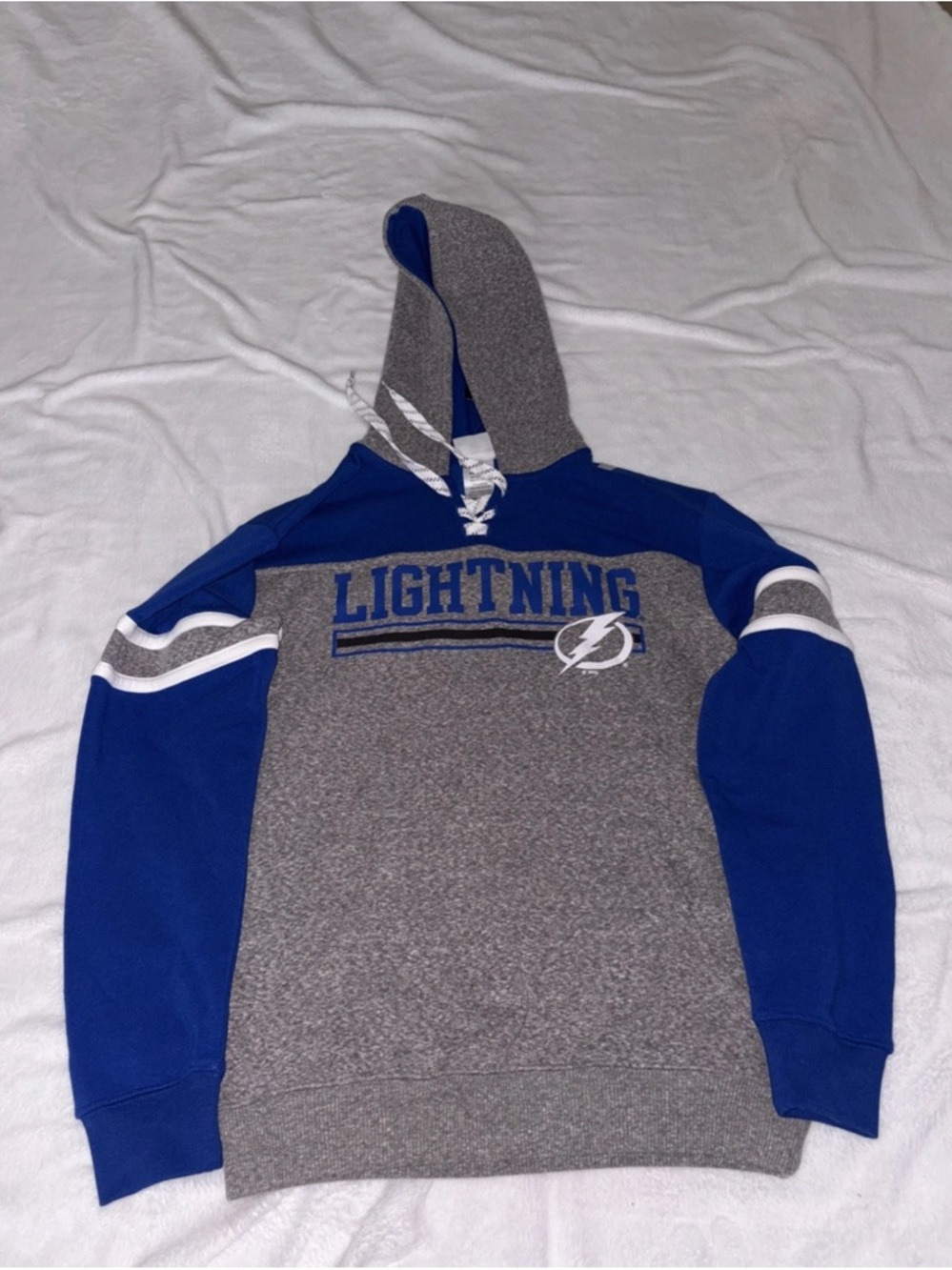 Men’s NHL Tampa Bay Lightning Hoodie Size Small New With Tags
